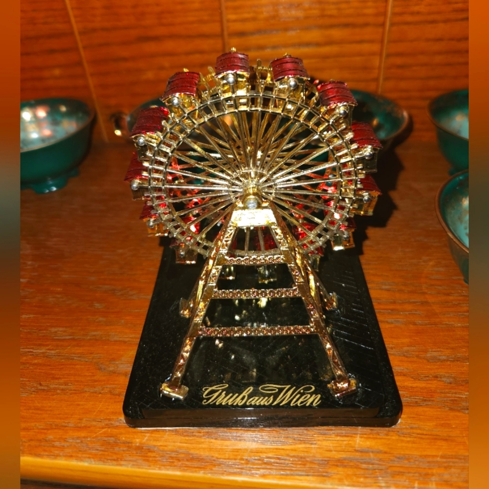 Grub Aus Wien Miniature Ferris Wheel